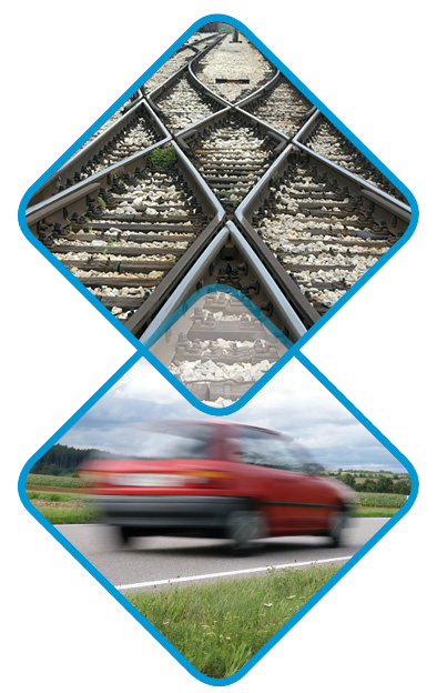 Infrastruktur - 2 Bilder in Rautenform, einmal Zuggleise und einmal ein rotes Auto.
